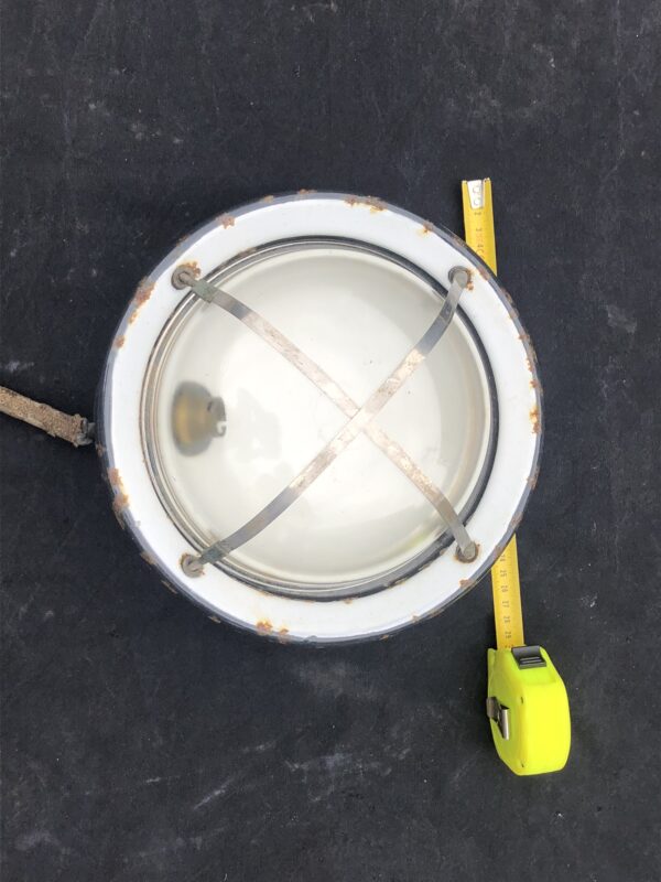 Lampe indus d'atelier émaillée globe verre