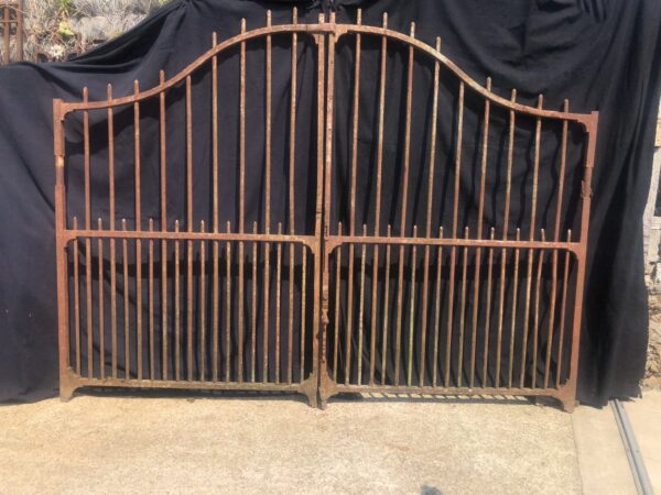 Portail double battants fer forgé ancien