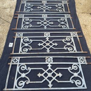 Garde-corps fonte ancien 4 pièces