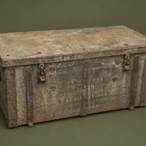 Malle militaire 1900 (bois, habillage fer)