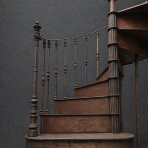 Escalier fonte colimaçon ancien